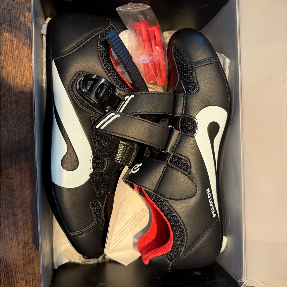 Peloton Cycling Shoes EU 40 US 9